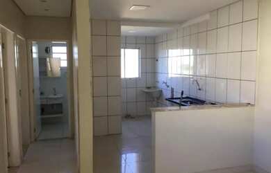 Imagem: O apartamento possui 2 Dormitórios, 1 Banheiro, 1 Vaga na garagem