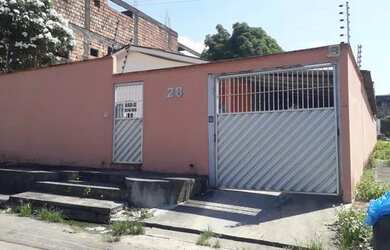 Imagem: A casa possui 4 Dormitórios, 4 Banheiros, 4 Vagas na garagem