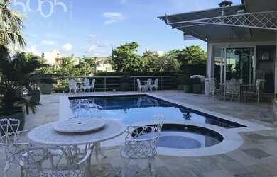 Imagem: A casa em condomínio possui 5 Dormitórios, 5 Banheiros, 4