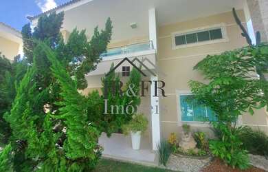 Imagem: A casa possui 4 Dormitórios, 5 Banheiros, 3 Vagas na garagem