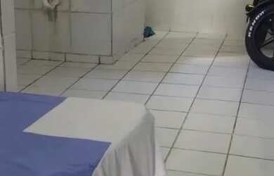 Imagem: A casa possui 1 Dormitório e 1 Banheiro e está localizado