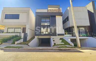 Imagem: A casa em condomínio possui 3 Dormitórios, 4 Banheiros, 4