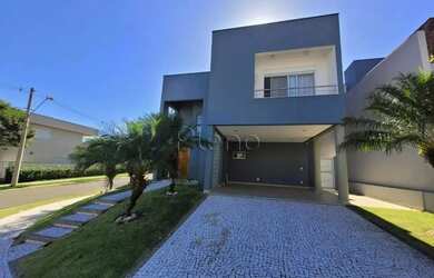 Imagem: A casa em condomínio possui 4 Dormitórios, 2 Banheiros, 4