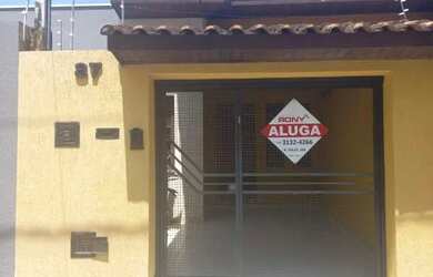 Imagem: A casa possui 1 Dormitório, 1 Banheiro, 1 Vaga na garagem