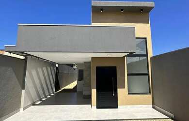 Imagem: A casa possui 2 Dormitórios, 2 Banheiros, 2 Vagas na garagem