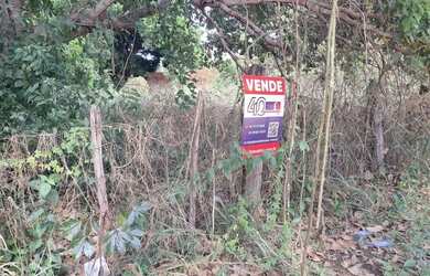 Imagem: O terreno possui 300m² de Área e está localizado em Pedra