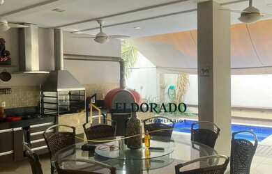 Imagem: A casa em condomínio possui 5 Dormitórios, 5 Banheiros, 5