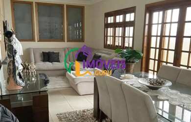 Imagem: A casa possui 4 Dormitórios, 3 Banheiros, 2 Vagas na garagem