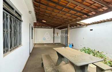 Imagem 1: Casa à Venda - Bairro Independência, Montes Claros