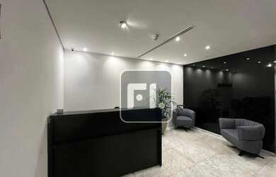 Imagem: O depósito possui 5 Vagas na garagem, 500m² de Área e Imóvel