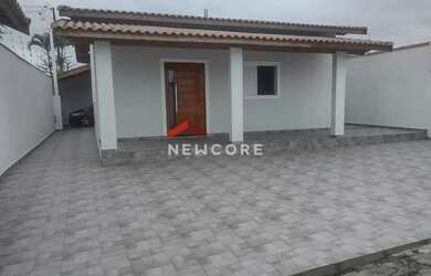 Imagem: A casa possui 3 Dormitórios, 3 Banheiros, 3 Vagas na garagem