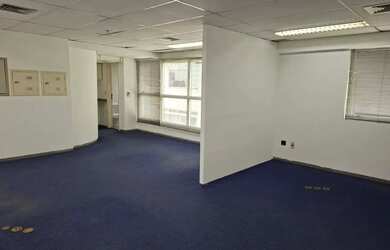 Imagem: O depósito possui 64m² de Área e está localizado em Bairro