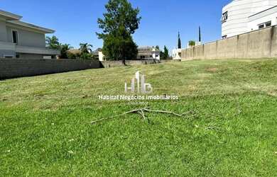 Imagem: O terreno possui 813m² de Área e está localizado em Loteamento