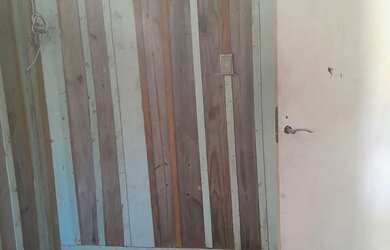 Imagem: A casa possui 1 Dormitório, 1 Banheiro, 1 Vaga na garagem e