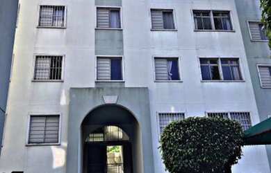 Imagem: O apartamento possui 3 Dormitórios, 1 Banheiro, 1 Vaga na garagem