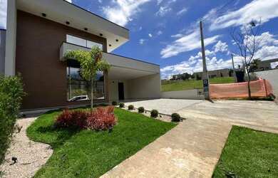 Imagem: A casa em condomínio possui 3 Dormitórios, 5 Banheiros, 4