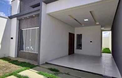 Imagem: A casa possui 3 Dormitórios, 1 Banheiro, 2 Vagas na garagem