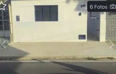 Imagem: A casa possui 3 Dormitórios, 1 Banheiro e está localizado