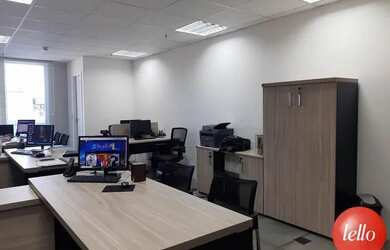 Imagem: O depósito possui 1 Vaga na garagem, 46m² de Área e está