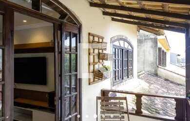 Imagem: A casa em condomínio possui 3 Dormitórios, 1 Banheiro e está