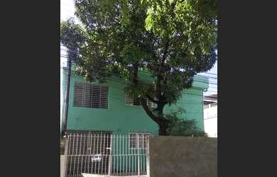 Imagem: A casa possui 2 Dormitórios, 2 Banheiros, 1 Vaga na garagem