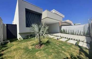 Imagem: A casa em condomínio possui 3 Dormitórios, 4 Banheiros, 2