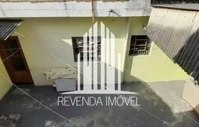 Imagem: A casa possui 2 Dormitórios, 1 Banheiro, 2 Vagas na garagem