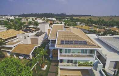 Imagem: A casa em condomínio possui 4 Dormitórios, 2 Banheiros, 3