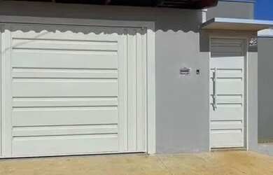 Imagem: A casa possui 2 Dormitórios, 1 Banheiro, 1 Vaga na garagem