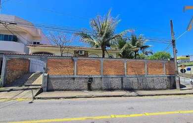 Imagem: A casa possui 4 Dormitórios, 3 Banheiros, 2 Vagas na garagem