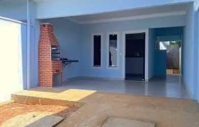 Imagem: A casa possui 2 Dormitórios, 1 Banheiro, 1 Vaga na garagem