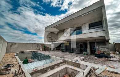 Imagem: A casa em condomínio possui 4 Dormitórios, 5 Banheiros, 5