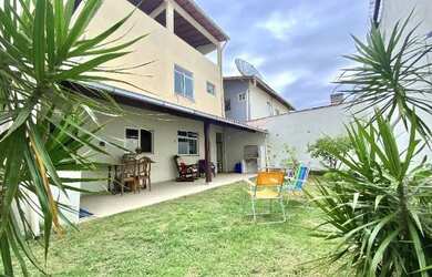 Imagem: A casa possui 3 Dormitórios, 2 Vagas na garagem e está localizado