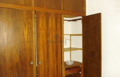 Imagem: O apartamento possui 1 Dormitório, 1 Banheiro, 1 Vaga na garagem