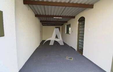 Imagem: A casa possui 2 Dormitórios, 1 Banheiro, 1 Vaga na garagem