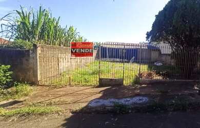 Imagem: A casa possui 1 Dormitório, 1 Banheiro, 2 Vagas na garagem