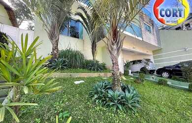 Imagem 3: Casa para venda com piscina no condomínio Country Club em Arujá