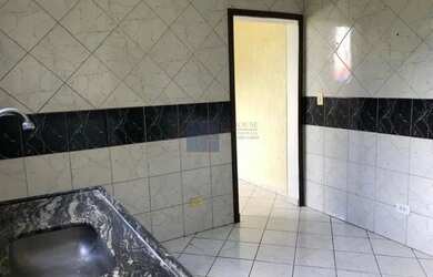 Imagem: A casa possui 3 Dormitórios, 3 Banheiros, 1 Vaga na garagem