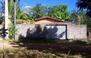 Imagem: A casa possui 2 Dormitórios, 1 Banheiro, 1 Vaga na garagem