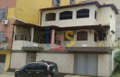 Imagem: A casa possui 5 Dormitórios, 3 Banheiros, 230m² de Área e