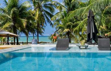 Imagem: Mansão espetacular pé na areia para aluguel temporada em Guarajuba