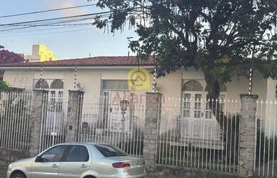 Imagem: A casa possui 3 Dormitórios, 5 Banheiros, 5 Vagas na garagem