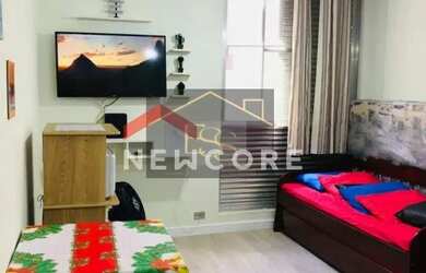 Imagem: O apartamento possui 1 Dormitório, 1 Banheiro, 1 Vaga na garagem