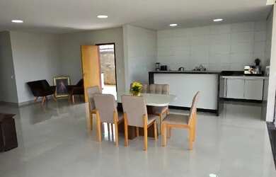 Imagem 12: Vendo ou troco casa. Churrasqueira, Varanda, 1.300m² de Áreae5 Vagas...