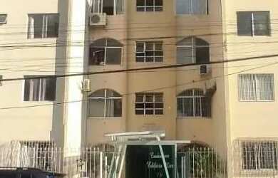 Imagem: O apartamento possui 3 Dormitórios, 1 Banheiro, 1 Vaga na garagem