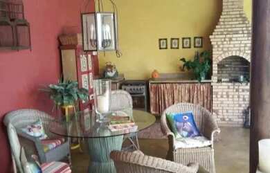 Imagem: A casa em condomínio possui 4 Dormitórios, 3 Banheiros, 1