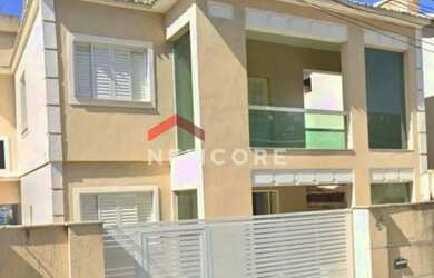 Imagem: A casa possui 4 Dormitórios, 3 Banheiros, 2 Vagas na garagem