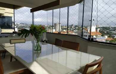 Imagem: O apartamento possui 4 Dormitórios, 4 Banheiros, 2 Vagas na