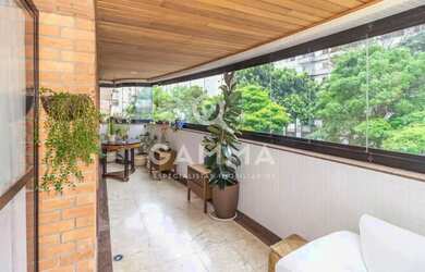 Imagem: O apartamento para alugar possui 4 Dormitórios, 4 Banheiros