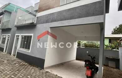 Imagem: A casa possui 2 Dormitórios, 2 Banheiros, 1 Vaga na garagem